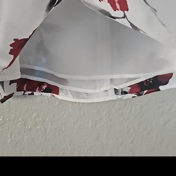 White House Black Market Floral V-neck Bell Sleeve Blouse - Picture 3 of 7